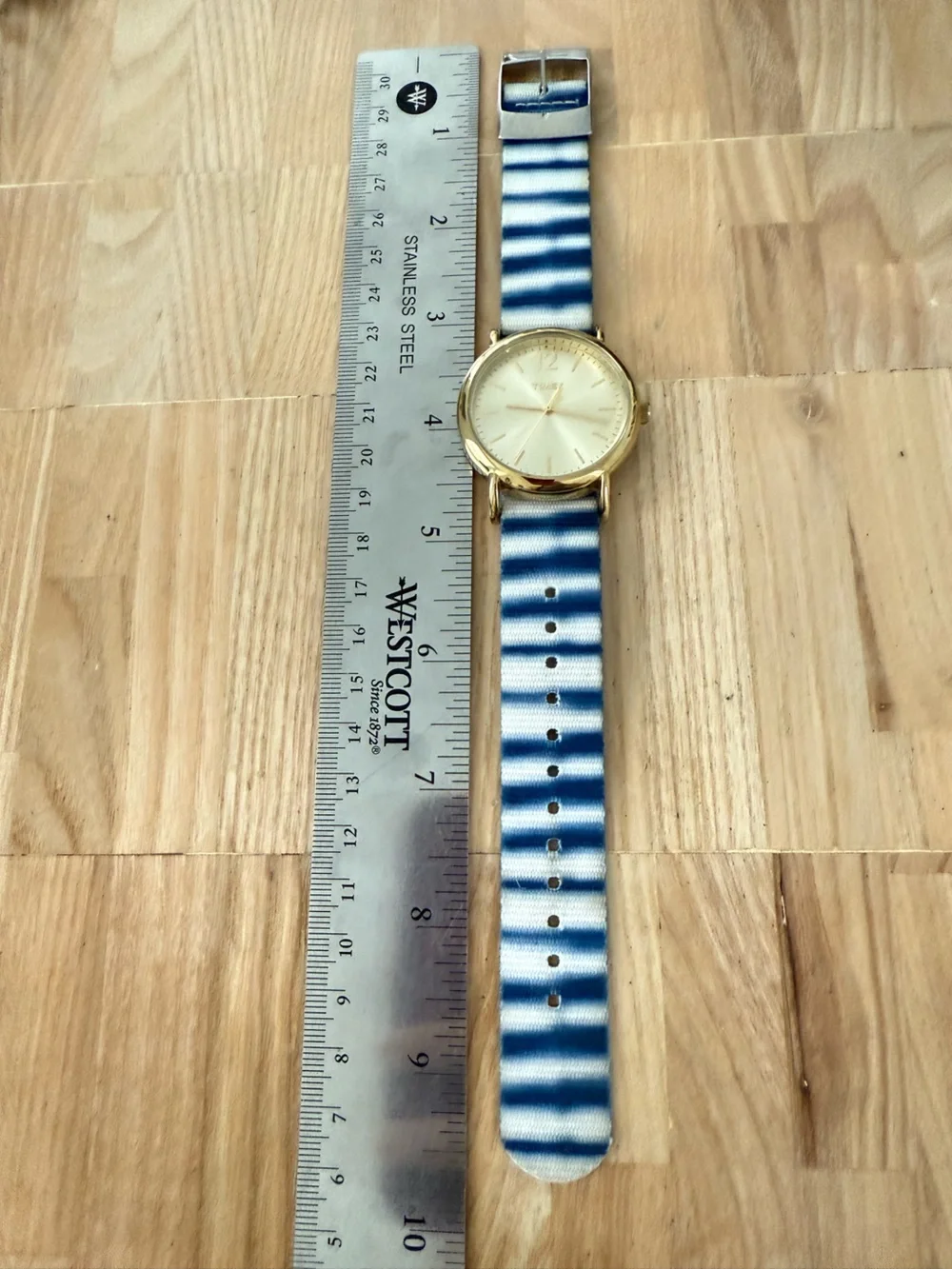 Timex gold tone blue and white nylon strap watch NEW BATTERY